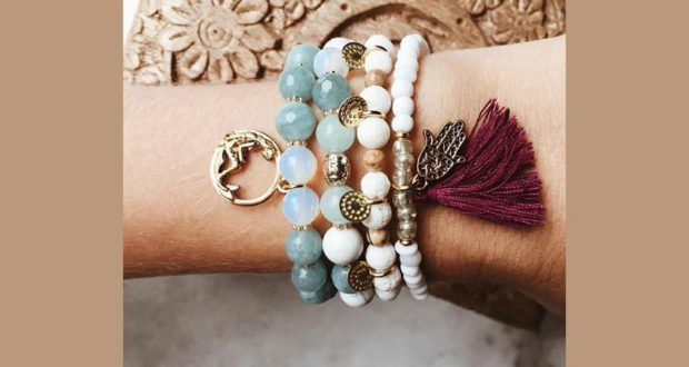 Un ensemble de trois bracelets Fay With Love