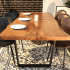 Table en bois d'Acacia de chez Wazo Furniture