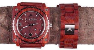 Une montre Konifer Adirondack Acajou
