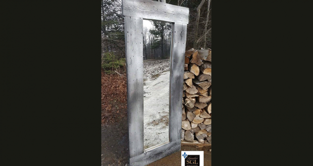 Un beau miroir en bois recyclé 30 X 70 pouces