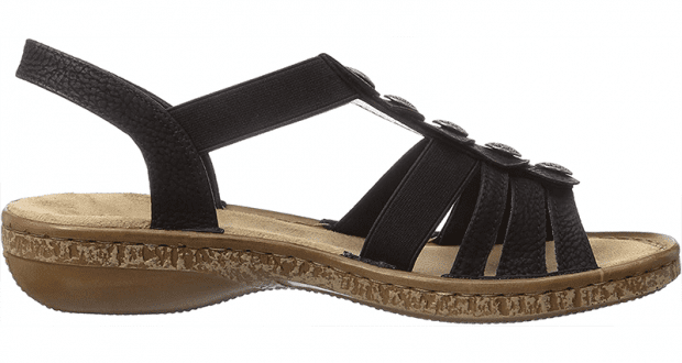 Une paire de sandales Rieker