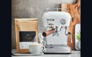 Gagnez Une machine à espresso et un an de café (Valeur de 2058 $)