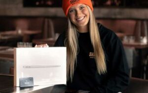 Gagnez Un MacBook Air + une carte-cadeau Shaker de 500 $