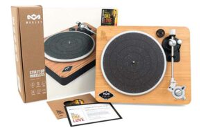 Gagnez 5 tourne-disque «One Love» de House of Marley